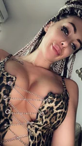 RaquelleDevon Day by day Hình