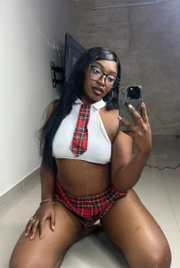 YallianaBrooks I'm your favorite college girl... 📚💗 Foto