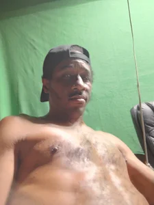 BrownSkinGuy420 Public Pic 2