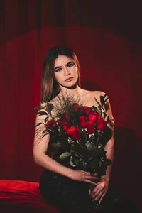 lilith4_s Lilith loves roses Pic