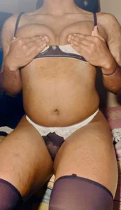 BigBooty_juicy my small boobs Pic