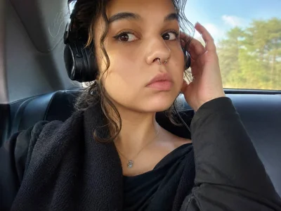 Jasmine_Burke Public Gambar 6