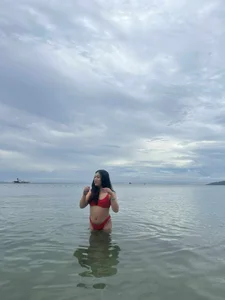 IamRaeganDolls69 girl in red xoxo Foto