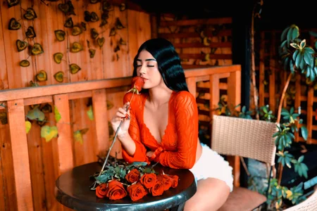 Mia-Monroe: Public ( фото)