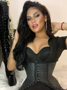 enourmousSAM Your Girlfriend Material TS Immagine 