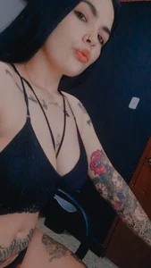 Danyhottits Public Pic 4