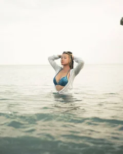 LucyVixxen Beach Mood Foto 2