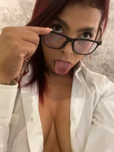 Mia_milf_x secretary style Pic 2