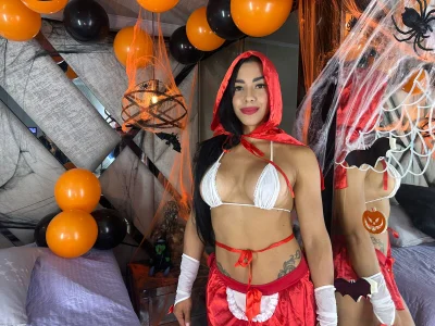 Leah_Evans3 HALLOWEEN Pic 5