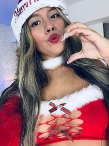 EMILIIA_RICHTER__ MERRY CHRISTMAS💕 Immagine  2