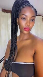 Sara_Marks “Sensualidad natural, energía única ✨” รูป  4