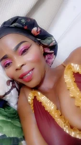 MaturePrettyLady01 Public Foto 6