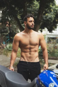 mike_belle A hot ride with me  3টি ছবি