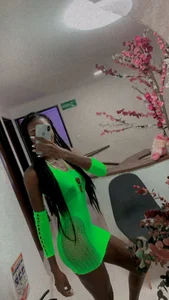 bonieklent: hit the lights ( 4 фото)