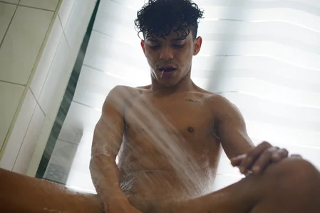 tom1_XL Public Εικόνα