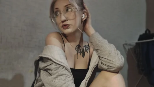 _cute_Erika_ Public Pic