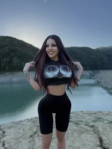 NaomyBlackBarbieのVibes!の 8枚の写真