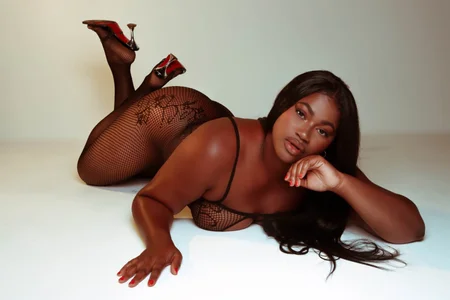 kaylie_mitchel Public Gambar 3