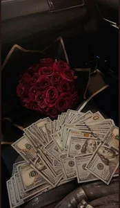 ZyraGoddesのWhen a man knows my worth… he brings roses, money, and silence.の 2枚の写真