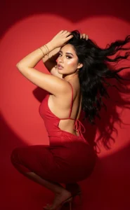 Susana_lee: Sweet or naughty? On Valentine's Day, I'm both. 🎀🍓 ( фото)