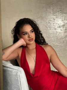 PaulinaSaint Girl in red!♥ Bilde 2