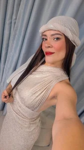 Helllo my loves, welcome 💖💋 de shantala_krisha  4 photos