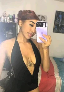 Charlotte_Flanders Public Pic