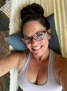 SubMissOlivia AI Generated Hairstyles Pic 4