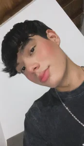 Isaac_Kurtt Public  2. fénykép