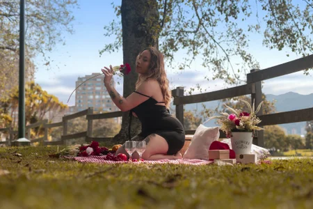 NyxAndria_1 you and me on a special date in the park 🌲🌹🌷☀ Foto 4