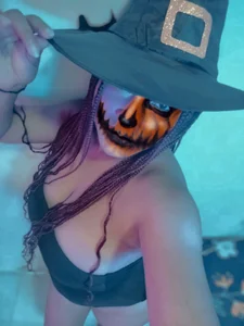 PlacerTallaXXXのA very hot little witchの 9枚の写真