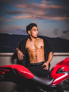 bruce_roldan biker slika 2
