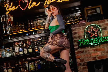 MeganDraco_ 💚What drink can you offer me at the bar?🐆🍀🍹 Pic