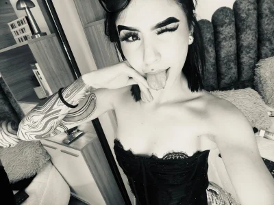 Sophii_Bunny Public Pic 4