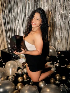 Happy new years 2025 💥✨💄🎉❤💘 de Sofi_Fox_  5 Imagens