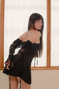 emilly_williams_ cute and sexy Immagine  3