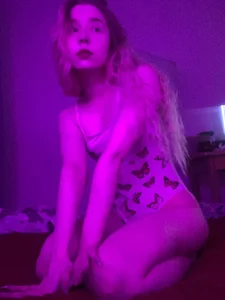 CallMeEffy1: kitty girl ( 4 фото)