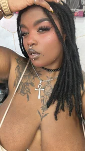 Anaa_Fuentess: A beautiful brunette👀😳 ( 4 фото)