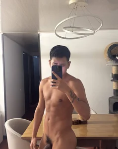 adrik_cano__ PHOTOS IN THE MIRROR Foto 6