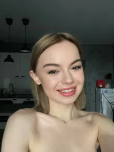 NicoleCaron Public Pic