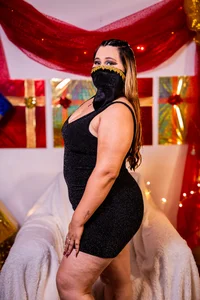 SalmaZamann Spend an elegant Christmas Pic