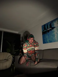 DimitriSullivan_のYULEの 3枚の写真