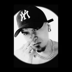 sol_and_andy Andy 🌙 Pic