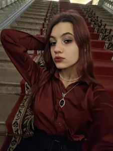 Ellis_Cherry Public Foto 4