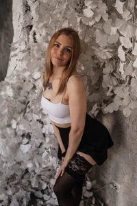 Emma_Bryan Your eyes and my short skirt are the best combination Immagine  6