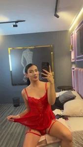 Ariaa_Isabell do you like it with my hair up Foto 2