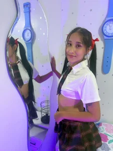 AnnieBlakke Public Pic 5