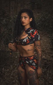 a beautiful warrior 🖤❤ de Isis_Moon  3 photos