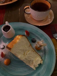 LinnBealee: Sitting in my coffee after studying ( 4 фото)