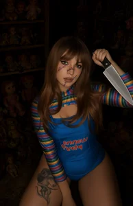 Isiswaifu Chucky🔪 Gambar 7